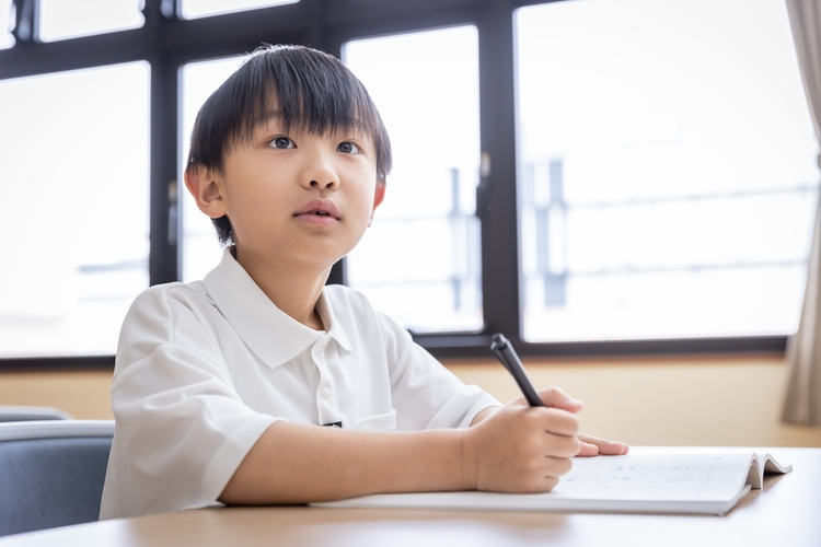 小児では、近視進行抑制効果が期待できる